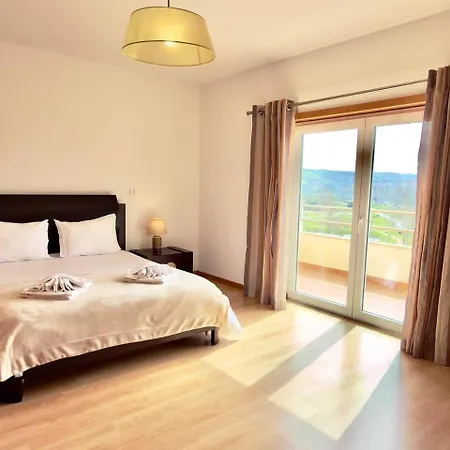 Sunlight Villa • Centro Lourinha • Vista Parque * Lourinhã