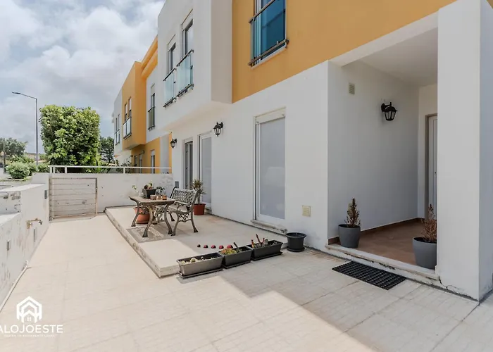 Sunlight Villa • Centro Lourinha • Vista Parque Tatil Evi *