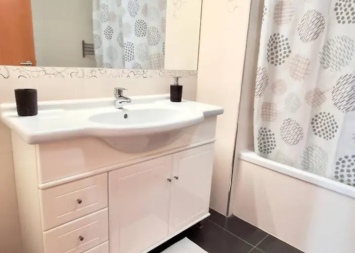 Sunlight Villa • Centro Lourinha • Vista Parque 펜션 *