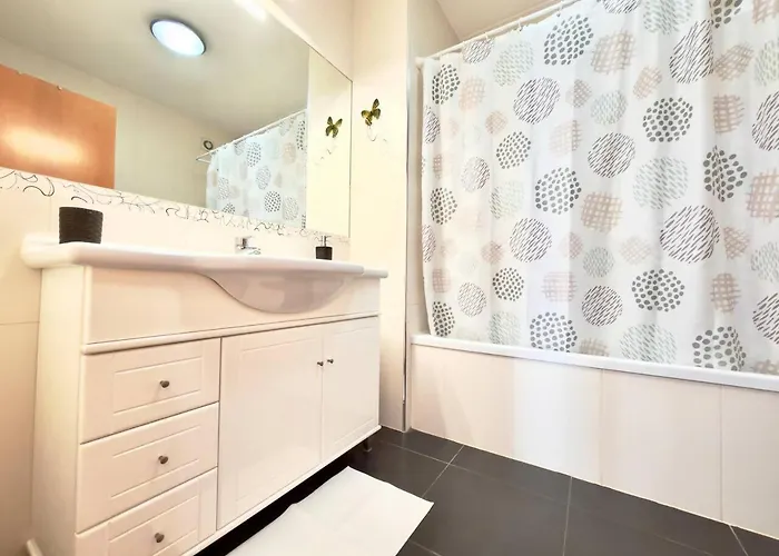 Sunlight Villa • Centro Lourinha • Vista Parque Tatil Evi *